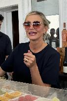 Cameron Diaz Serves Her Avaline Wines At SiSi Restaurant - NY