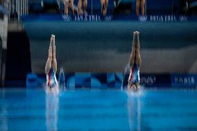 Paris 2024 - Juliette Landi And Nais Gillet At Women's Synchronised 3m Springboard Diving Final