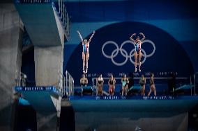 Paris 2024 - Juliette Landi And Nais Gillet At Women's Synchronised 3m Springboard Diving Final