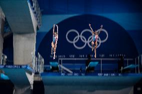 Paris 2024 - Juliette Landi And Nais Gillet At Women's Synchronised 3m Springboard Diving Final