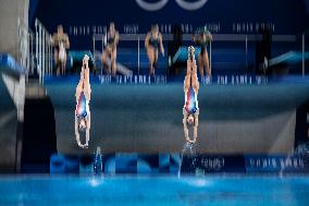 Paris 2024 - Juliette Landi And Nais Gillet At Women's Synchronised 3m Springboard Diving Final