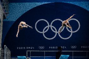 Paris 2024 - Juliette Landi And Nais Gillet At Women's Synchronised 3m Springboard Diving Final