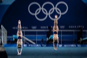 Paris 2024 - Juliette Landi And Nais Gillet At Women's Synchronised 3m Springboard Diving Final