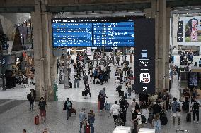 Paris 2024 - Chaos In The Train Stations And In The Streets Of Paris