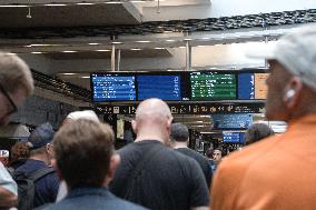 Paris 2024 - Chaos In The Train Stations And In The Streets Of Paris