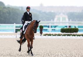 (PARIS2024) FRANCE-PARIS-EQUESTRIAN-HUA TIAN