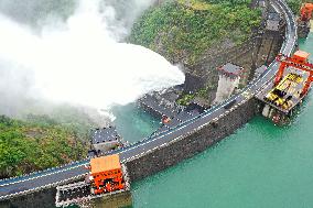 Dongjiang Reservoir Release Floodwaters in Chenzhou