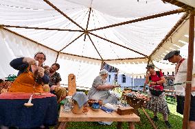 SWITZERLAND-MUNCHENWILER-MIDDLE AGES-FOLK FESTIVAL