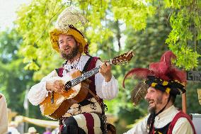 SWITZERLAND-MUNCHENWILER-MIDDLE AGES-FOLK FESTIVAL