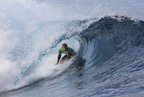 Paris Olympics: Surfing