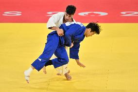 Paris 2024 - Judo - Men’s -60kg - Giorgi Sardalashvili And Kim Won-jin