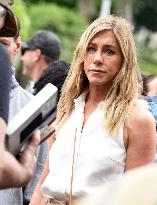 Jennifer Aniston On Set - NYC