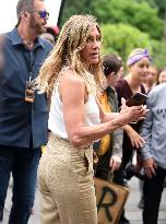 Jennifer Aniston On Set - NYC