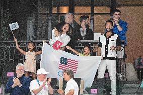 Paris 2024 - Chrissy Teigen And John Legend At Gymnastic