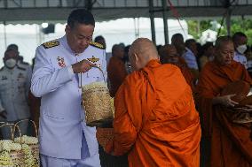 Celebrates Thai King Maha Vajiralongkorn's 72nd Birthday.