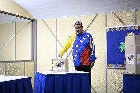 Photo Flash | Election process begins to choose the next president of Venezuela