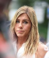 Jennifer Aniston On Set - NYC