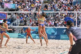 Paris 2024 - Beach Volley - Brazii v Japon