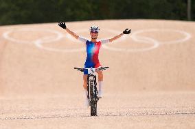 Paris 2024 - VTT - Pauline Ferrand Prevot Wins Gold