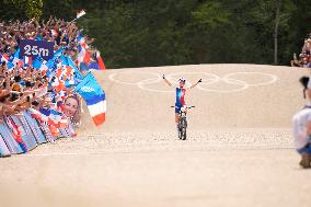 Paris 2024 - VTT - Pauline Ferrand Prevot Wins Gold