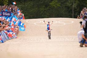 Paris 2024 - VTT - Pauline Ferrand Prevot Wins Gold