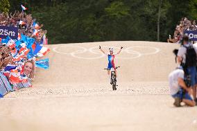 Paris 2024 - VTT - Pauline Ferrand Prevot Wins Gold