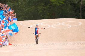 Paris 2024 - VTT - Pauline Ferrand Prevot Wins Gold