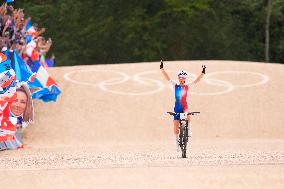 Paris 2024 - VTT - Pauline Ferrand Prevot Wins Gold