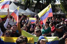 Thousands Of Venezuelans Are Going To The Venezuelan Embassy In Argentina To Cast Their Vote.