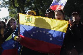 Thousands Of Venezuelans Are Going To The Venezuelan Embassy In Argentina To Cast Their Vote.