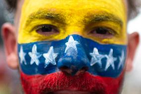 Venezuelans in Colombia during Presidential Elections