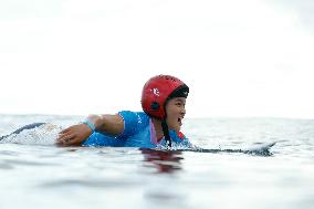 Paris 2024 - Women's Round 1 Heat Of Surfing