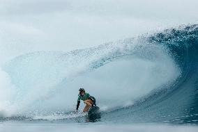 Paris 2024 - Women's Round 1 Heat Of Surfing