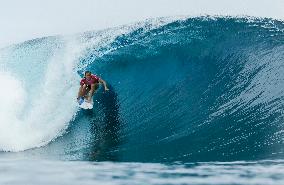 Paris 2024 - Women's Round 1 Heat Of Surfing