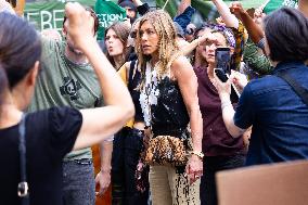 Jennifer Aniston Joins A Climate Change Protest Filming The Morning Show - NYC