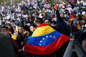 Venezuelan People Gather In Chile During Venezuela’s Elections