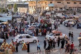 Palestinians Flee from Deir al-Balah - Gaza