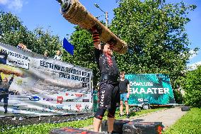 Log lifting competition