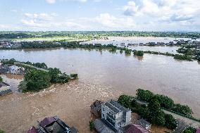 (SpotNews)CHINA-HUNAN-XIANGTAN-JUANSHUI RIVER-DIKE BREACH-RESCUE (CN)