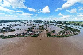 (SpotNews)CHINA-HUNAN-XIANGTAN-JUANSHUI RIVER-DIKE BREACH-RESCUE (CN)