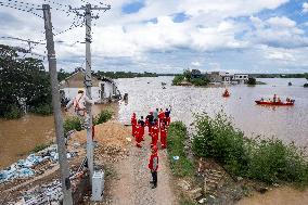 (SpotNews)CHINA-HUNAN-XIANGTAN-JUANSHUI RIVER-DIKE BREACH-RESCUE (CN)