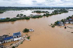 (SpotNews)CHINA-HUNAN-XIANGTAN-JUANSHUI RIVER-DIKE BREACH-RESCUE (CN)