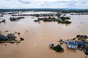 (SpotNews)CHINA-HUNAN-XIANGTAN-JUANSHUI RIVER-DIKE BREACH-RESCUE (CN)