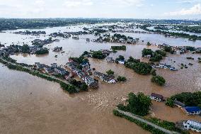 Over 3800 Evacuated After Dike Breach In Central China