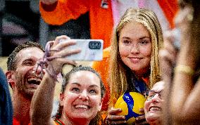 Paris 2024 - Princess Amalia with fans at Volleyball Turkey v Netherlands