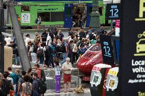 Paris 2024 - Chaos In The Train Stations - Paris