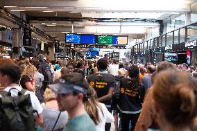 Paris 2024 - Chaos In The Train Stations - Paris