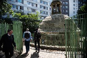 Paris Underground, Finding Water During The Olympics