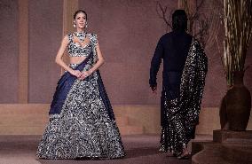 INDIA-NEW DELHI-FASHION SHOW-FDCI INDIA COUTURE WEEK