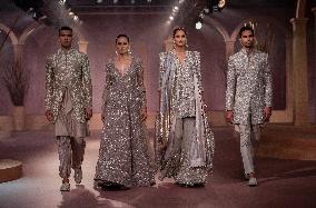 INDIA-NEW DELHI-FASHION SHOW-FDCI INDIA COUTURE WEEK